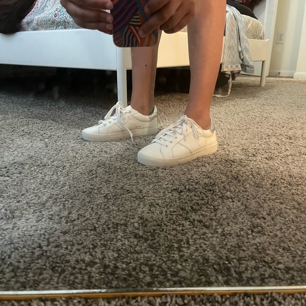 Joie White Sneakers 36.5 store display new without box